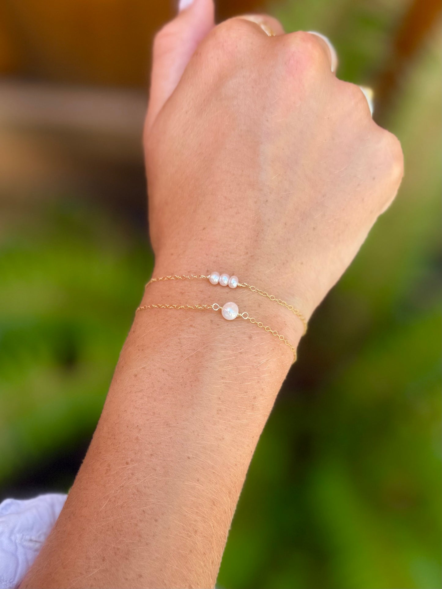 Simple & Dainty Pearl Bracelet