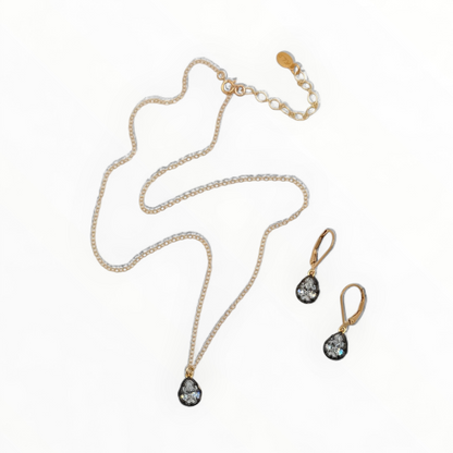 Vintage Black Prong Zircon Necklace – Delicate Gold Pendant