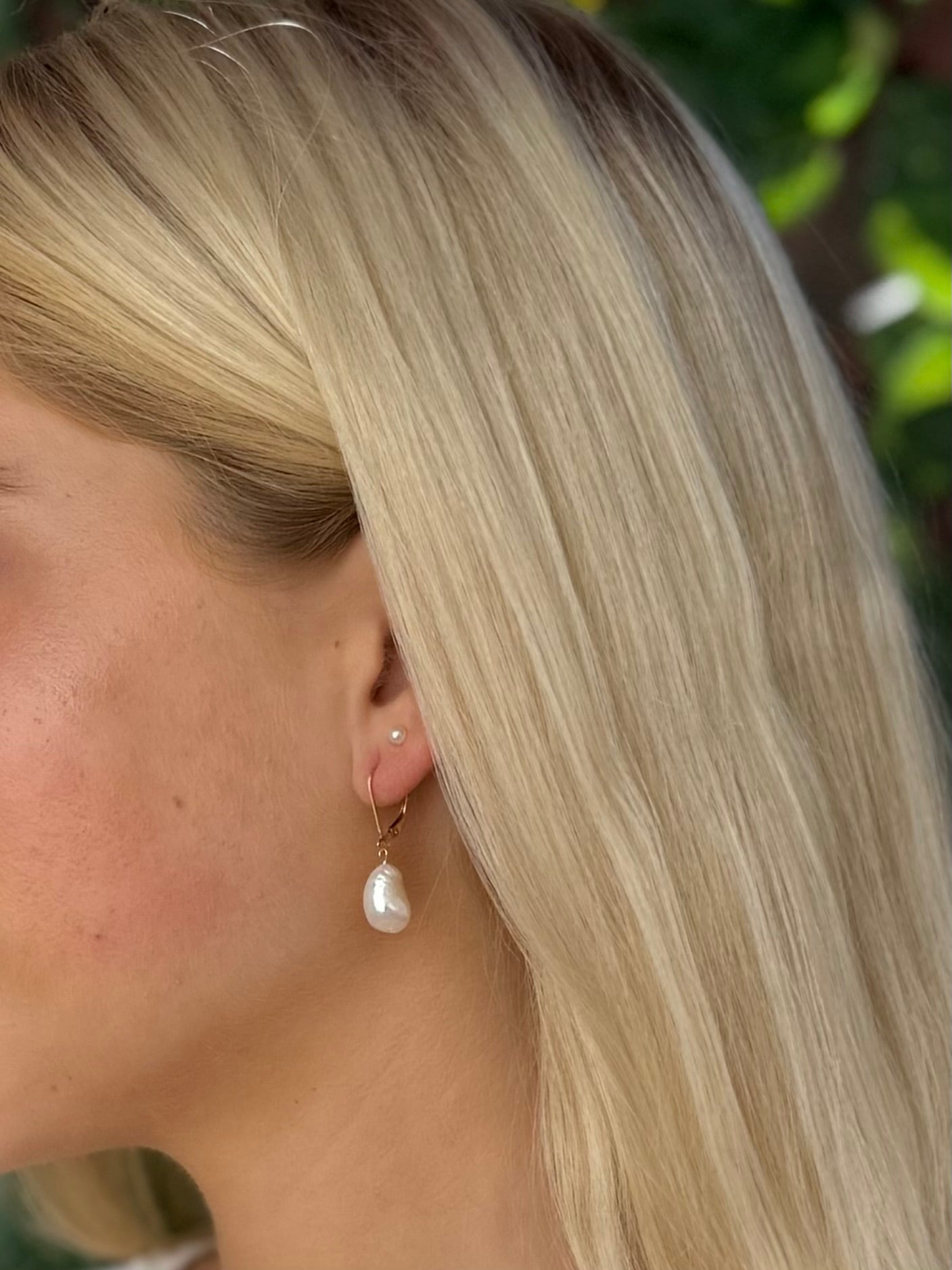 Simple Baroque Pearl Earrings