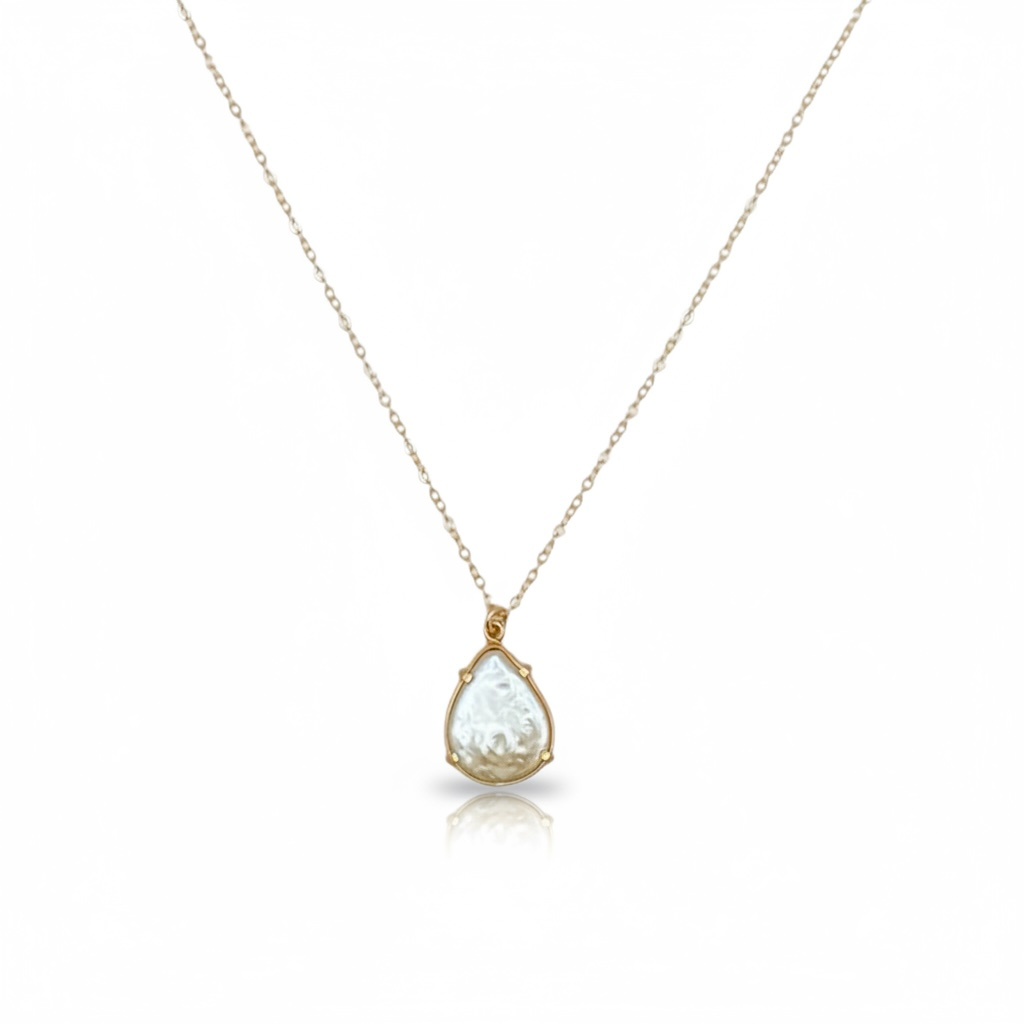 Baroque Pearl Gold Pendant Necklace