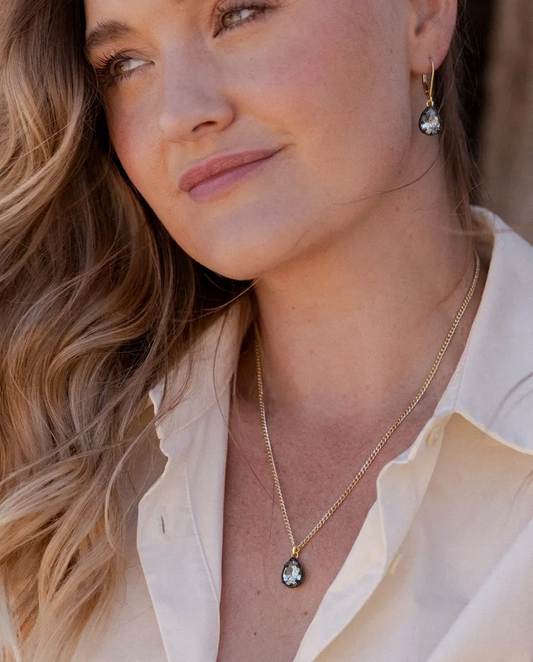 Vintage Black Prong Zircon Necklace – Delicate Gold Pendant