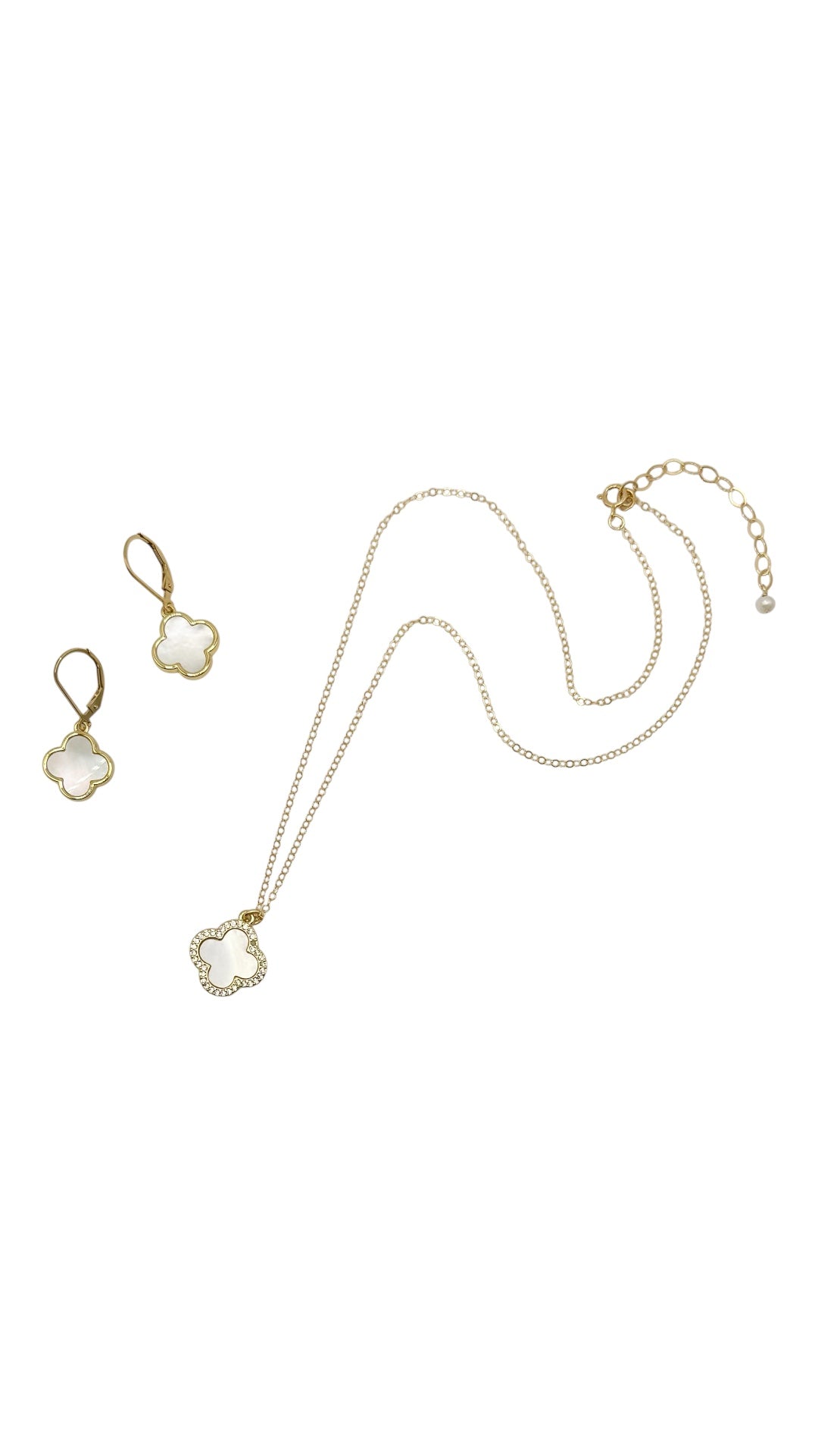Clover Shell Necklace