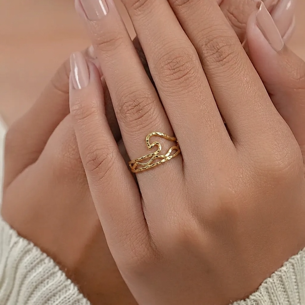 Manresa Wave Ring