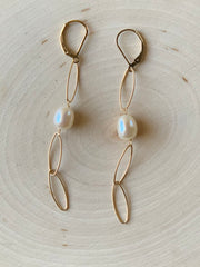 Paper Clip Link Pearl Earrings